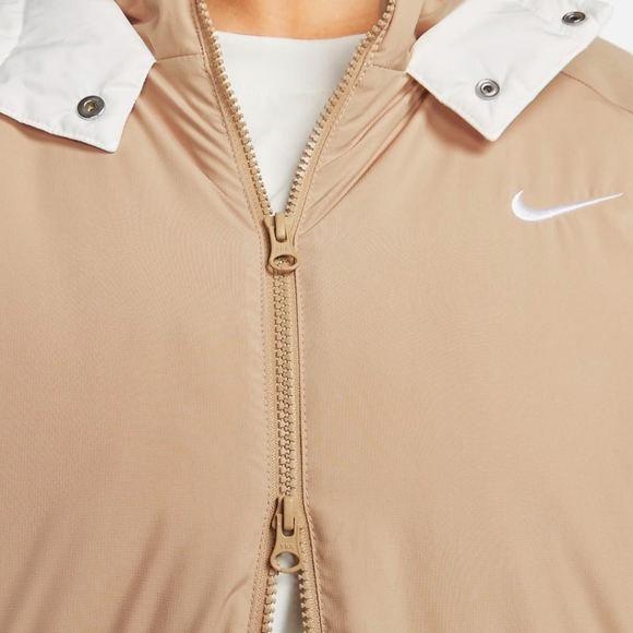 Nike Sportswear Essential Insulated Jacket - Picture 5 of 8
